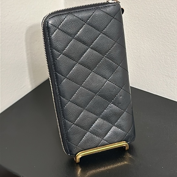 Chanel Long Zipper black wallet in good condition - Picture 12 of 16